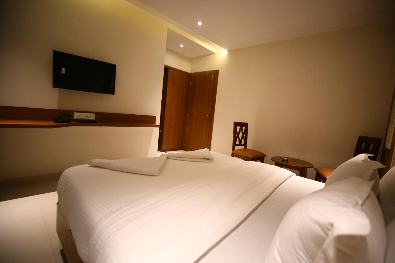 Hotel Dream Residency Navi Mumbai Exteriör bild