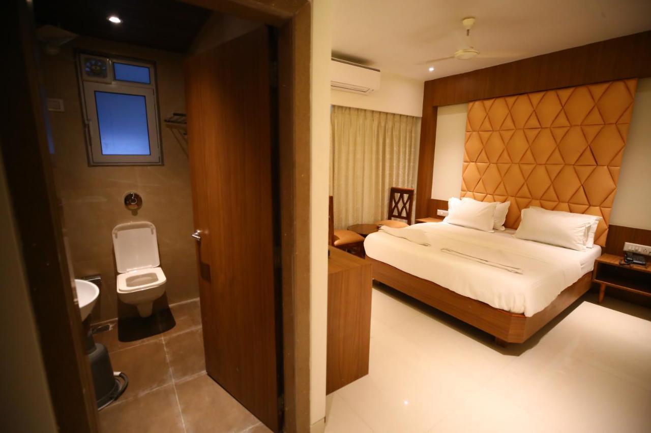 Hotel Dream Residency Navi Mumbai Exteriör bild